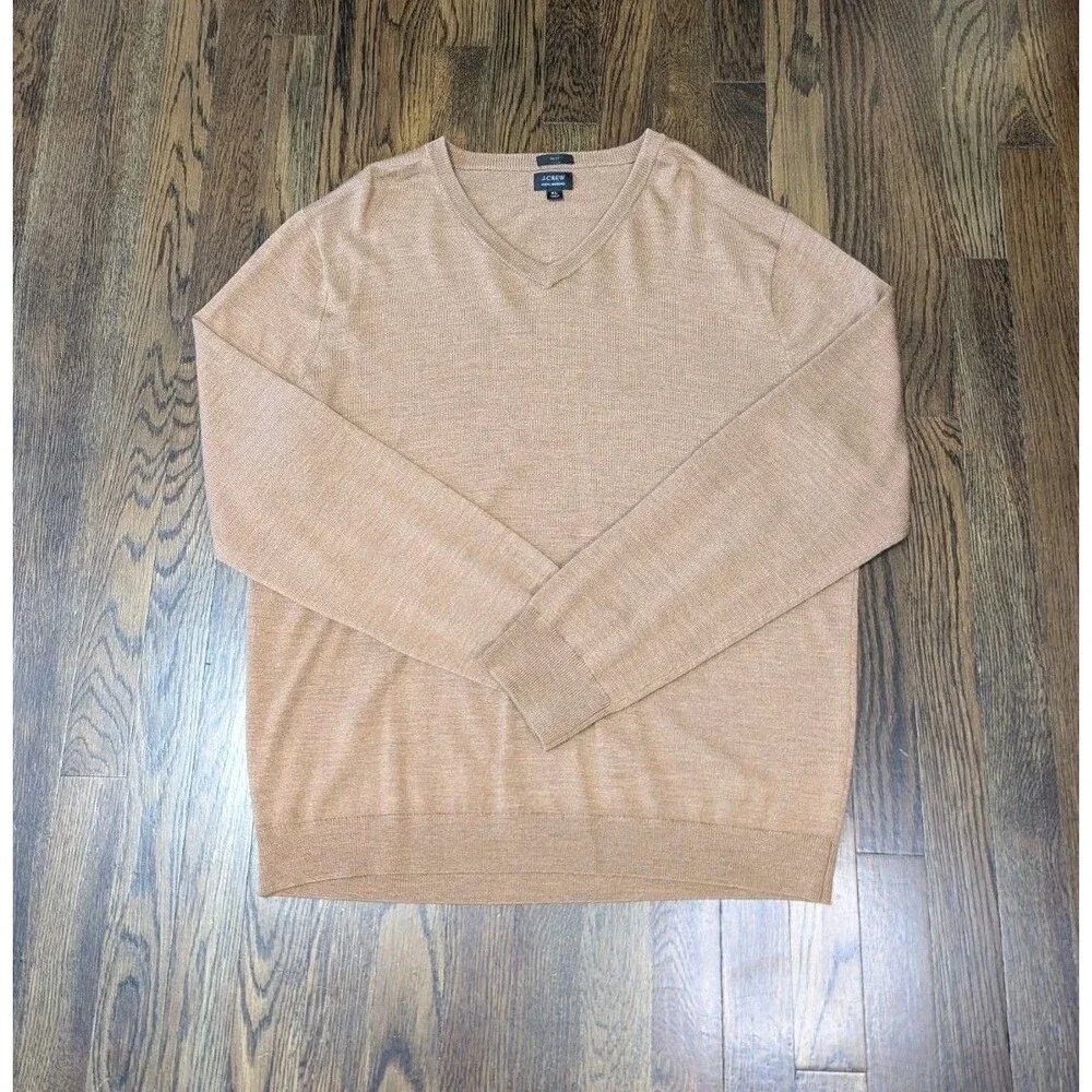 J.Crew 100% Merino Wool Sweater Men's XL Tan V-Neck Long Sleeve Light Weight EUC